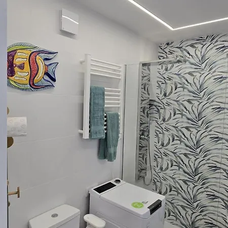 Sunny Escape Apartment *